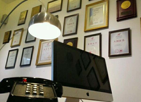 江西东方船影视公司荣誉墙.jpg